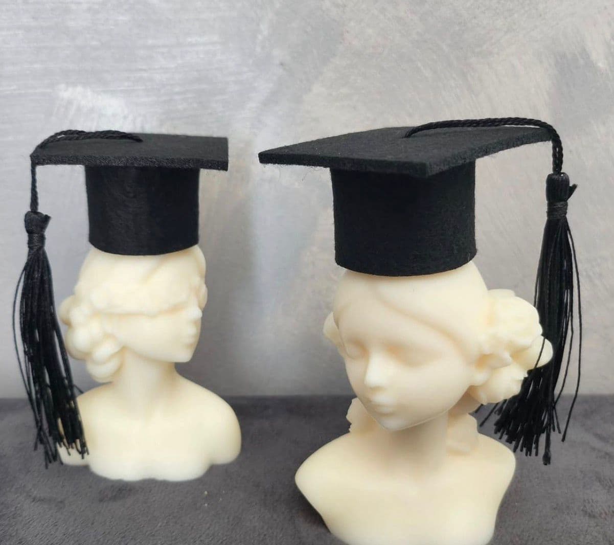 Busto mujer graduación par